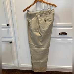 John Nordstrom Smartcare 100% cotton chino pants, size 32W x 29L in Khaki/tan.